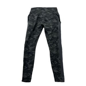 Fabletics On The Go PowerHold High Waisted Capri Leggings Large Camo Mesh 36-25